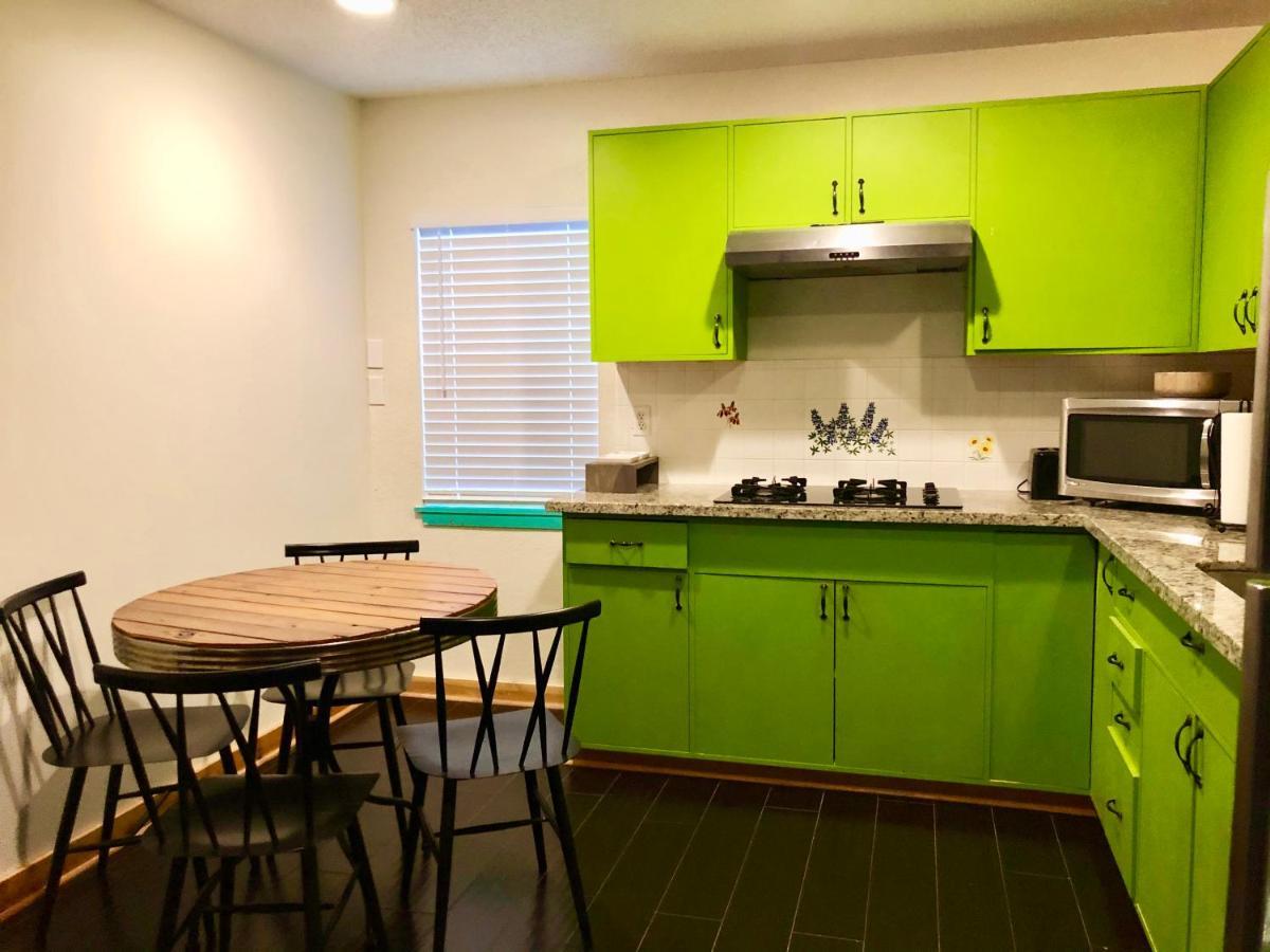 The Cove Bnb Hudson Bend Phòng bức ảnh